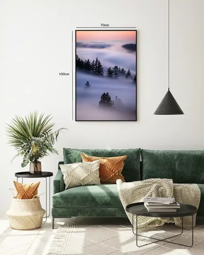 Fyrretræer i Tågeslør Plakat