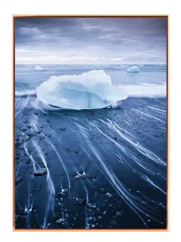 Isblok På Sort Strand Plakat