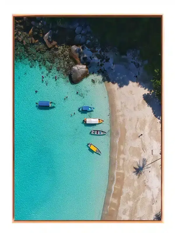 Turkis Strand og Både Plakat