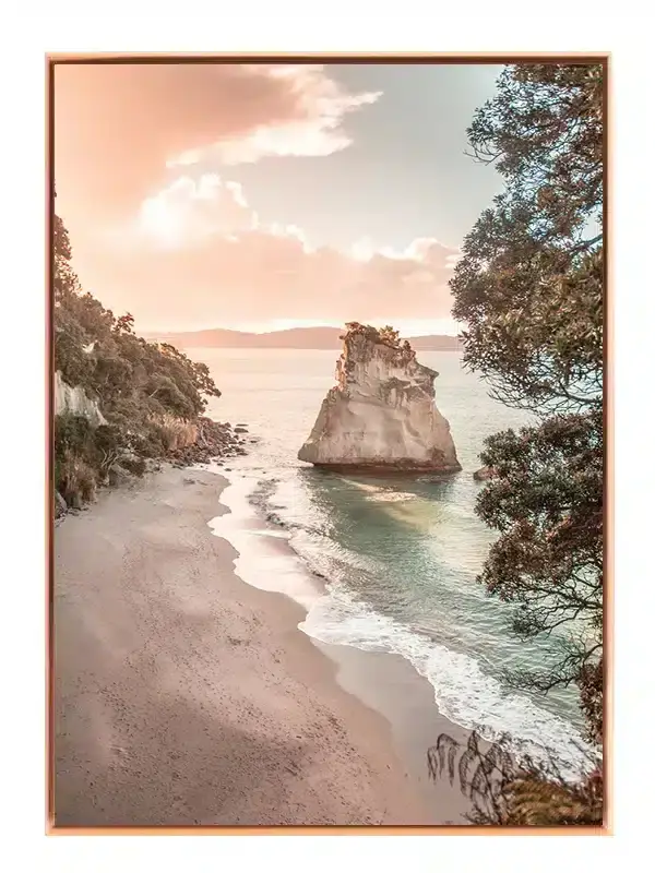 Klippestrand i Solnedgang Plakat