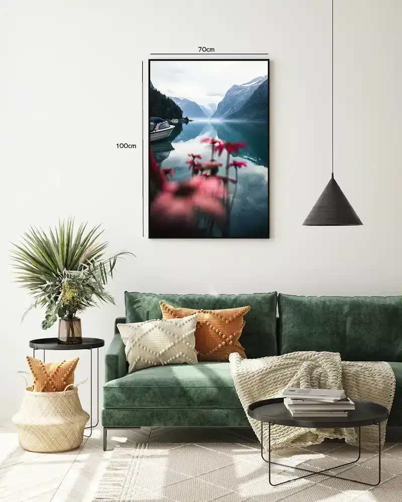 Bjergsøens Spejlblanke Ro Plakat