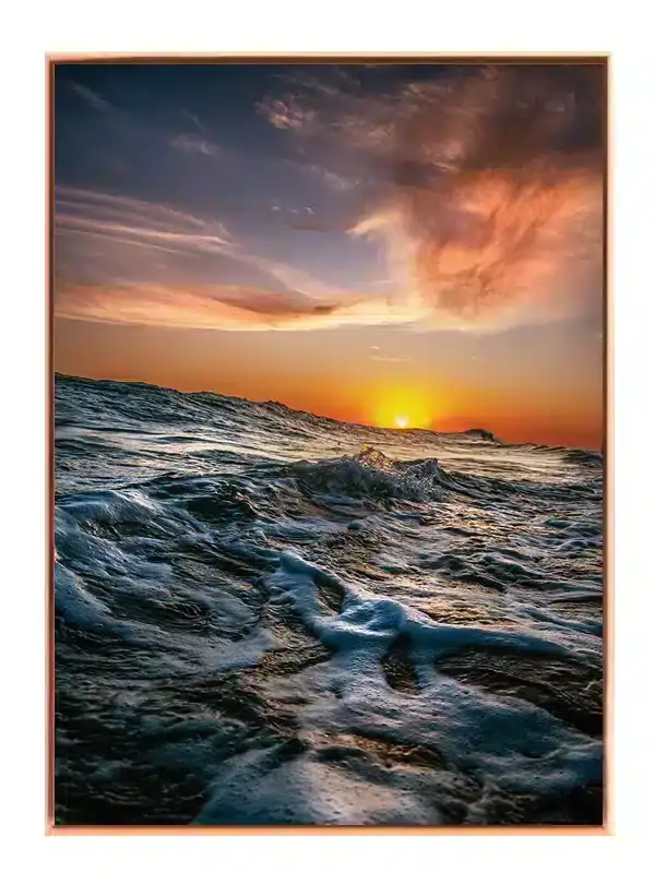 Solnedgang Over Bølger Plakat