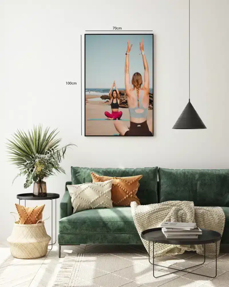 Yoga På Strand Ved Havet