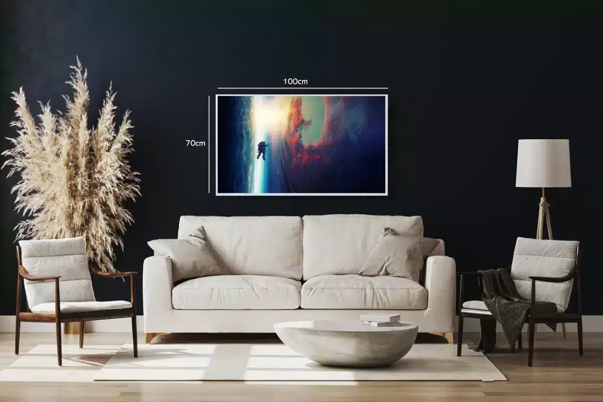 Astronaut Over Glødende Planet