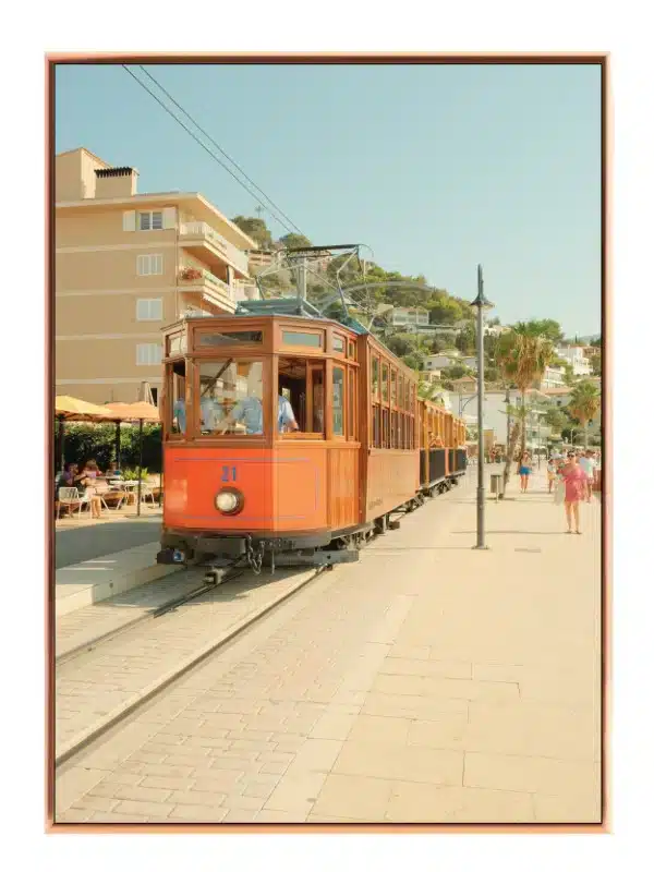 Orange Sporvogn ved Promenaden