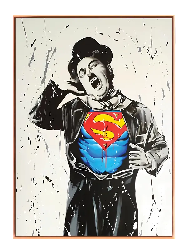 Chaplin med Superhelt Emblem