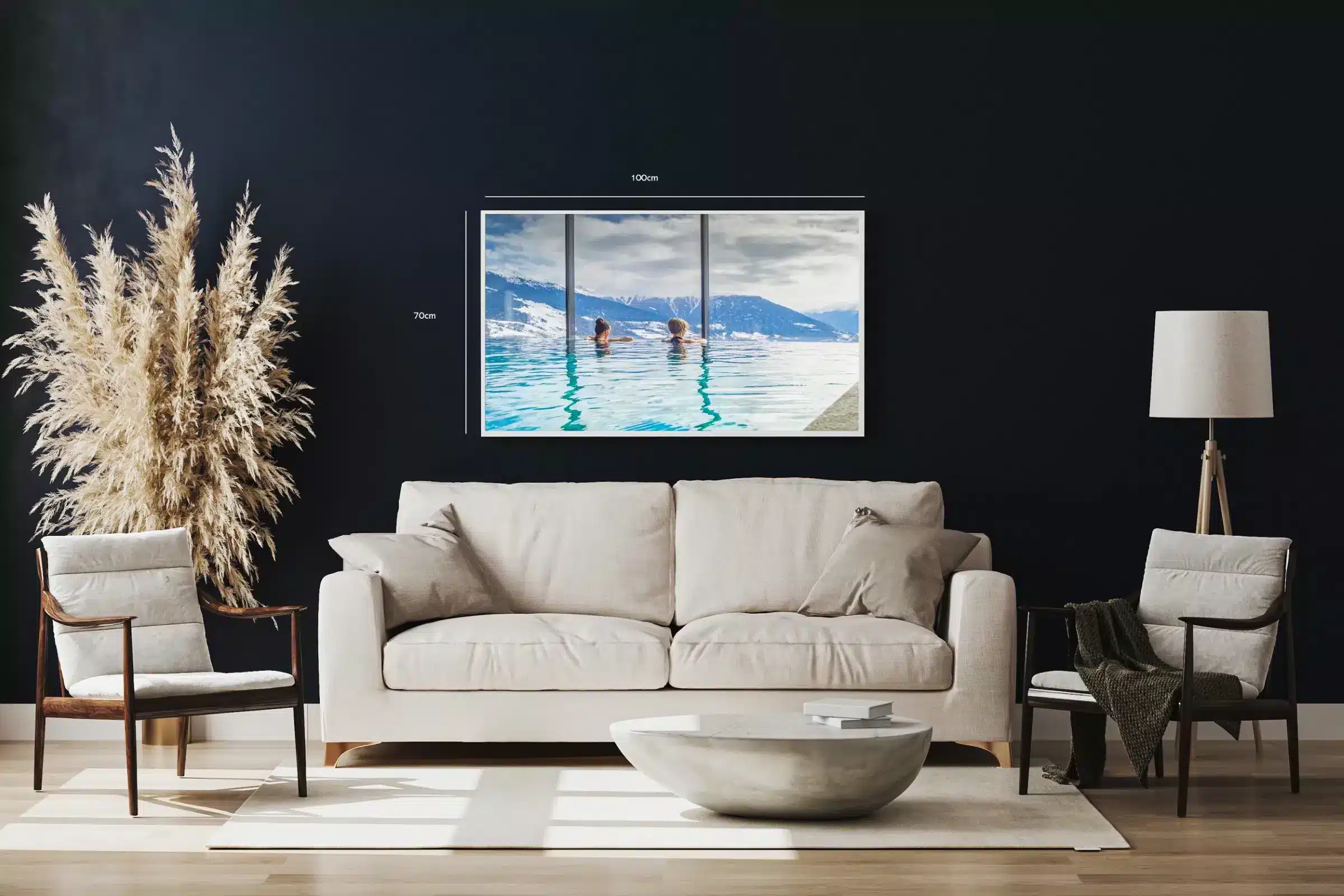 Infinitypool bjerge personer vinduer med refleksioner