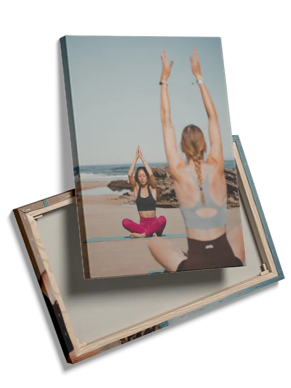 Yoga På Strand Ved Havet