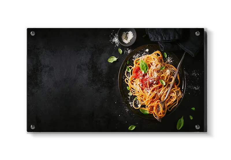 Pasta tallerken tomatsauce basilikum med mørk
