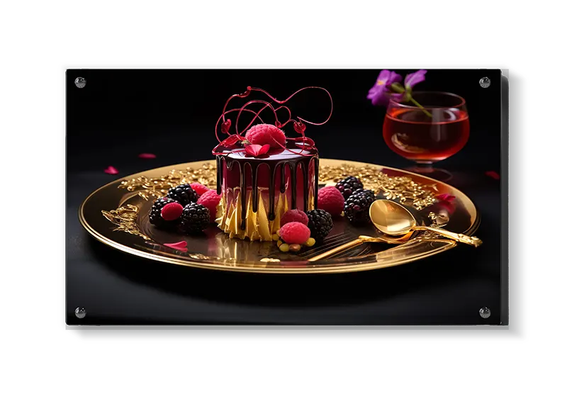Dessert bær tallerken med chokoladesauce guldbestik