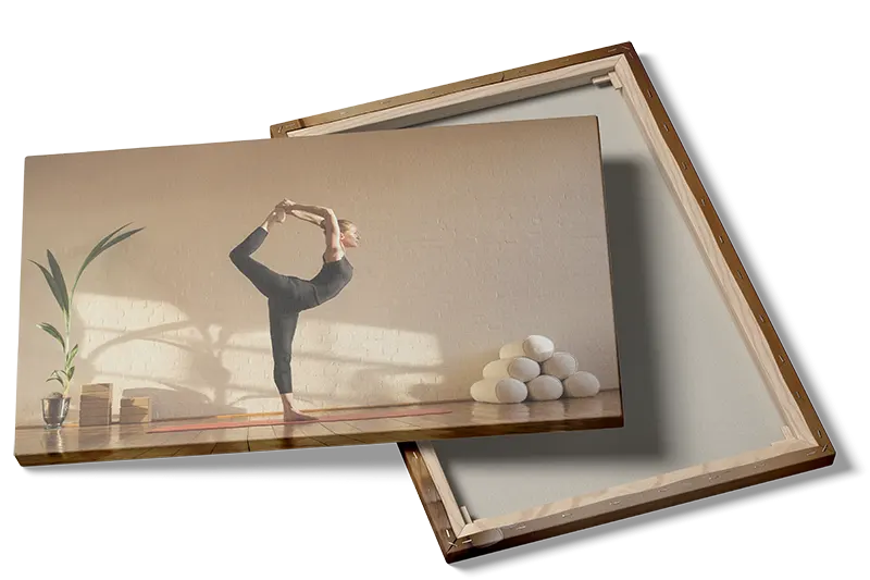 Yogastilling kvinde yogamåtte med skygger gulv