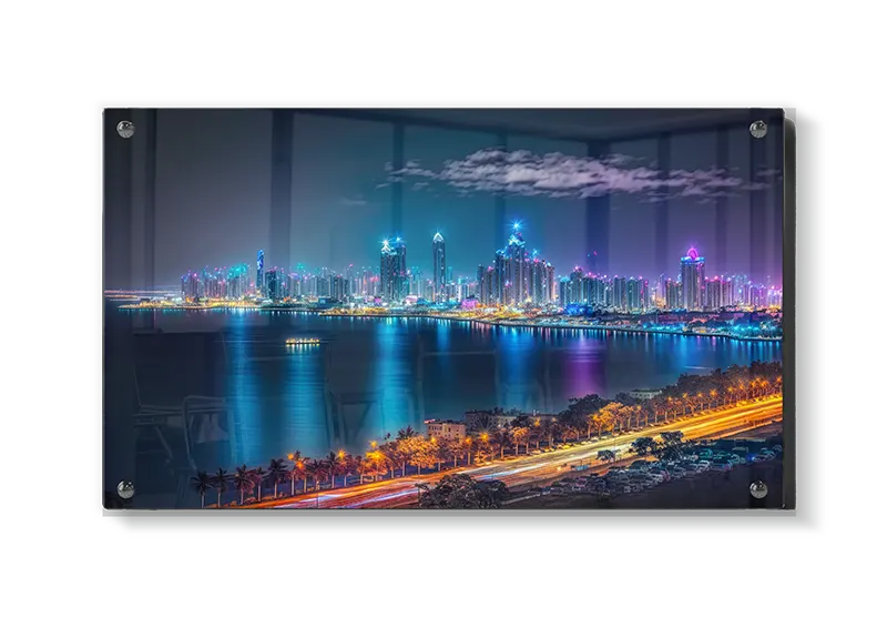 Neonlys Over Kystens Skyline
