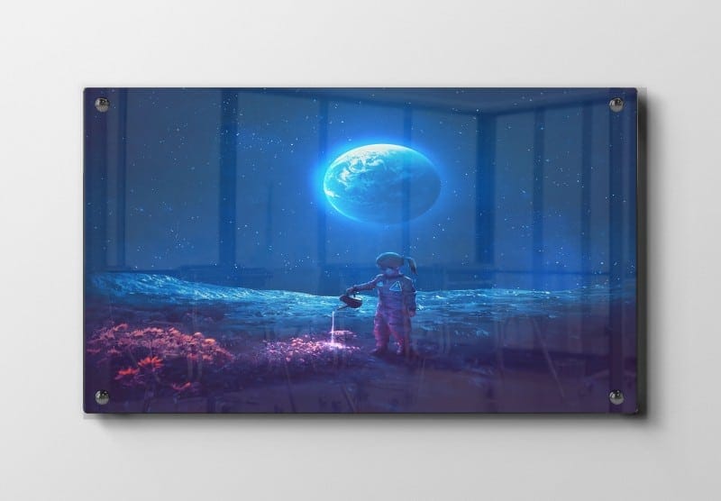 Astronaut Vanding på Månelandskab